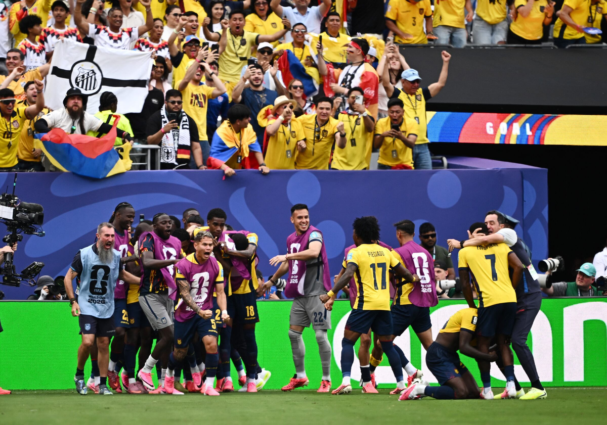 Ecuador quật ngã Đức, lách khe cửa hẹp vào vòng knock-out - hình ảnh - appok9.vip