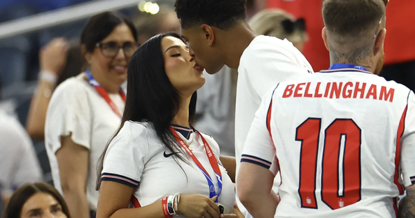 Chuyện ‘yêu’ tại World Cup 2026: Đội tuyển Anh cấm WAGs, Messi và Ronaldo thì sao? - hình ảnh - appok9.vip