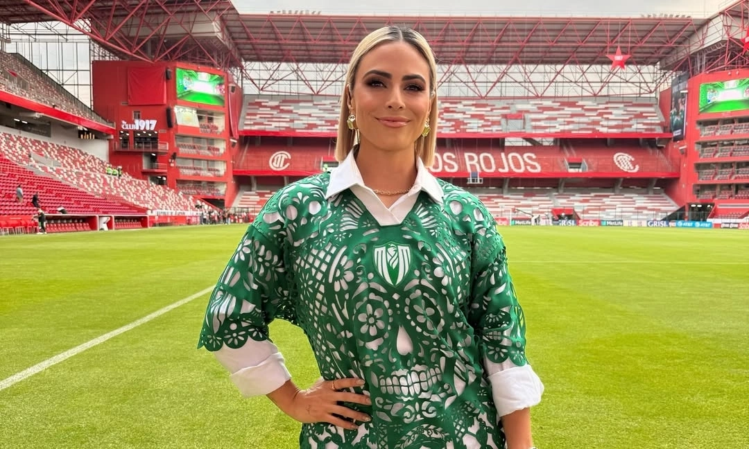 OK9 Việt Nam: Áo Cổ Động World Cup Lấy Cảm Hứng Từ Lễ Hội Người Chết Gây Sốt - hình ảnh - appok9.vip