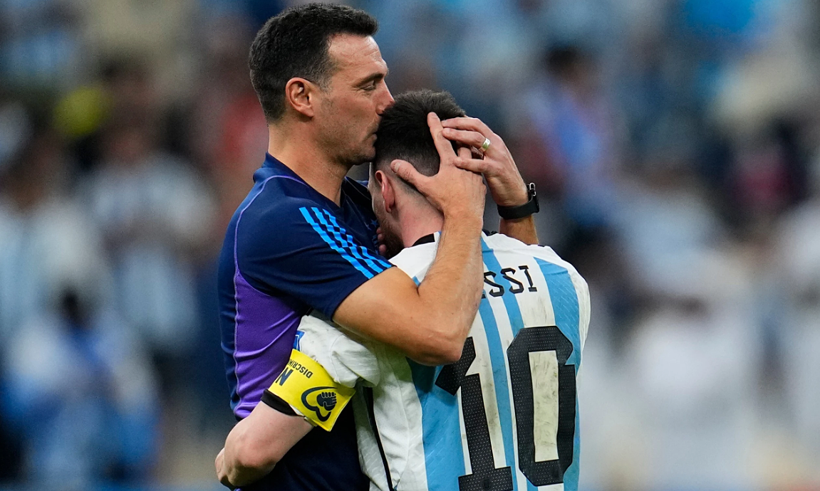 HLV Scaloni: ‘Trước khi ra quyết định, tôi luôn tham khảo Messi’ - hình ảnh - appok9.vip