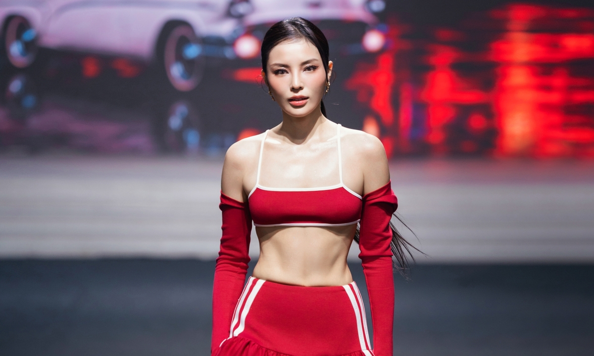 Đỗ Mạnh Cường khuấy động làng mốt với phong cách thể thao tại show DMC - hình ảnh - appok9.vip Đỗ Mạnh Cường khuấy động làng mốt với phong cách thể thao tại show DMC - hình ảnh - appok9.vip