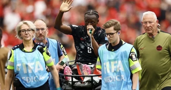 OK9 VIP: Cầu thủ Canada chia tay World Cup 2026 sau chấn thương gãy chân trong trận thắng Qatar - hình ảnh - appok9.vip
