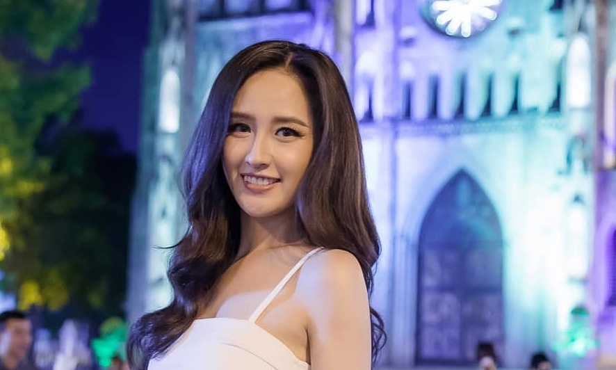 Thưởng tân thủ OK9: Mai Phương Thúy và phong cách dạo phố ‘hở eo’ hút mắt - hình ảnh - appok9.vip