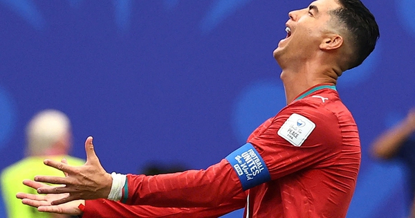 Đến lúc Ronaldo nên ngồi dự bị? - hình ảnh - appok9.vip Đến lúc Ronaldo nên ngồi dự bị? - hình ảnh - appok9.vip