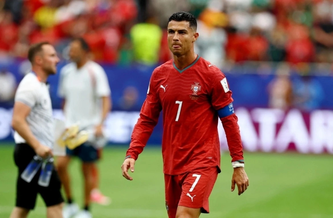 OK9 cược thể thao: Cầu thủ CHDC Congo thừa nhận không kèm Ronaldo trong trận hòa Bồ Đào Nha - hình ảnh - appok9.vip
