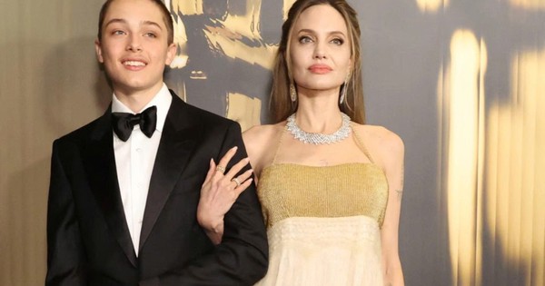 OK9 chính thức: Hành trình trưởng thành của cặp song sinh nhà Jolie-Pitt chạm mốc mới - hình ảnh - appok9.vip