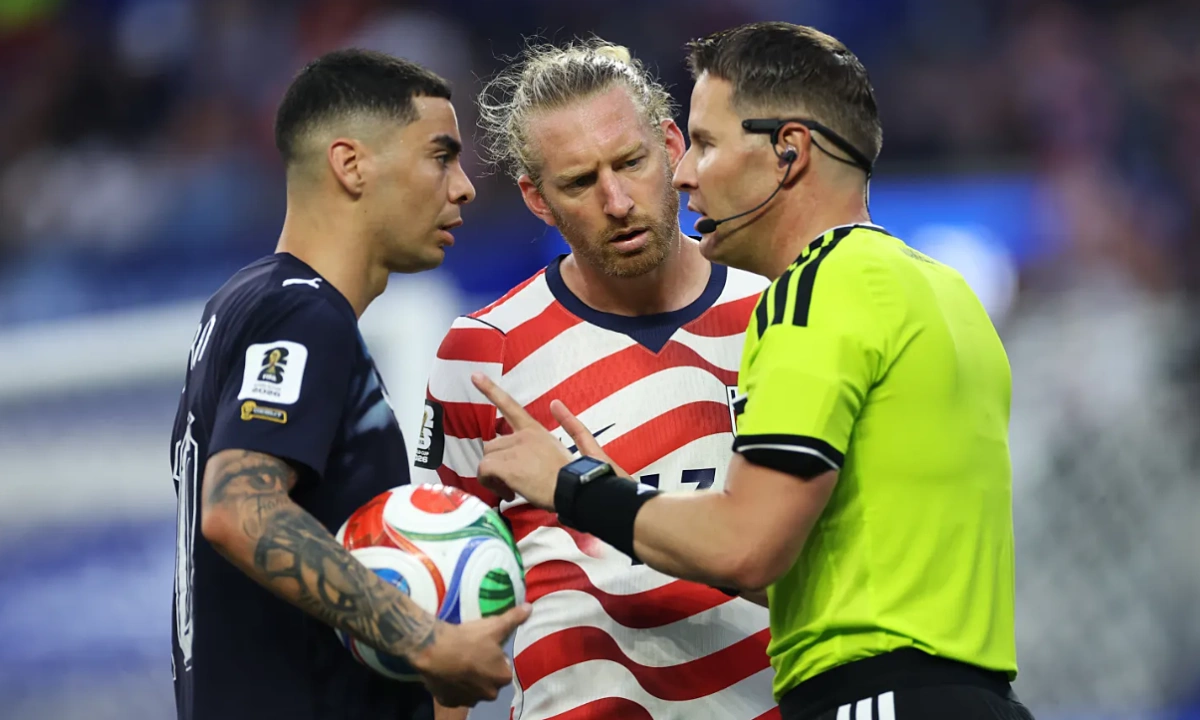 Luật VAR mới giúp thủ quân đội tuyển Mỹ tránh thẻ vàng tại World Cup 2026 - hình ảnh - appok9.vip