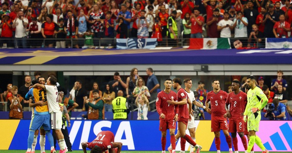 Báo Bồ Đào Nha cay đắng: ‘Kết cục thật tuyệt vọng, HLV Martinez sai lầm vì cố giữ Ronaldo’ - hình ảnh - appok9.vip