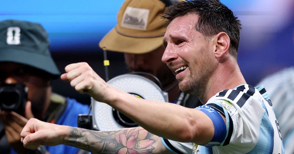 Messi nước mắt ràn rụa khi Argentina thắng nghẹt thở Ai Cập: Cảm xúc vỡ òa của nhà vua!: góc nhìn mới cho người chơi Việt - hình ảnh - appok9.vip