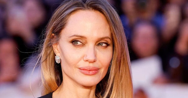 Angelina Jolie kiên quyết bảo vệ quyền riêng tư tài chính giữa tranh chấp với Brad Pitt - hình ảnh - appok9.vip Angelina Jolie kiên quyết bảo vệ quyền riêng tư tài chính giữa tranh chấp với Brad Pitt - hình ảnh - appok9.vip